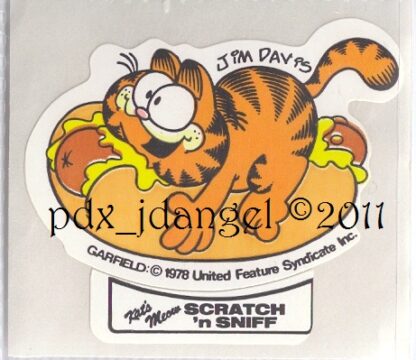 Garfield Sniff Sticker-Hot Dog